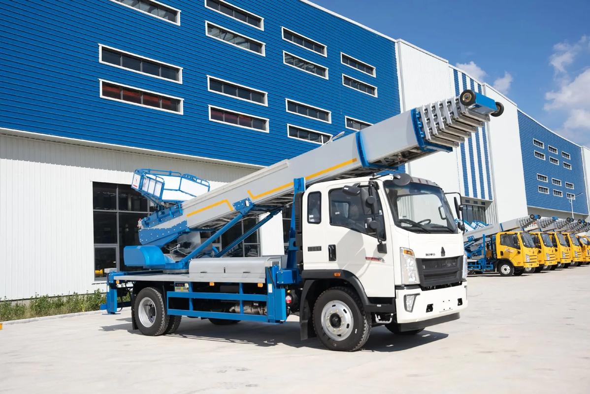 抚州出租云梯车高空作业车 建筑垃圾搬运